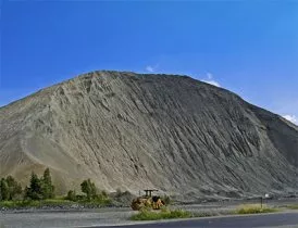 Asbestos mining dump in Quebec