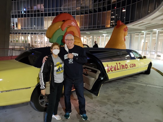 Picture of mesothelioma survivor Kevin Hession arriving for his surgery in a limo.