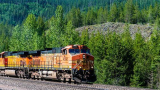 BNSF train traveling through Montana