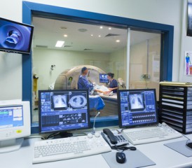 Digital subtraction angiography machine
