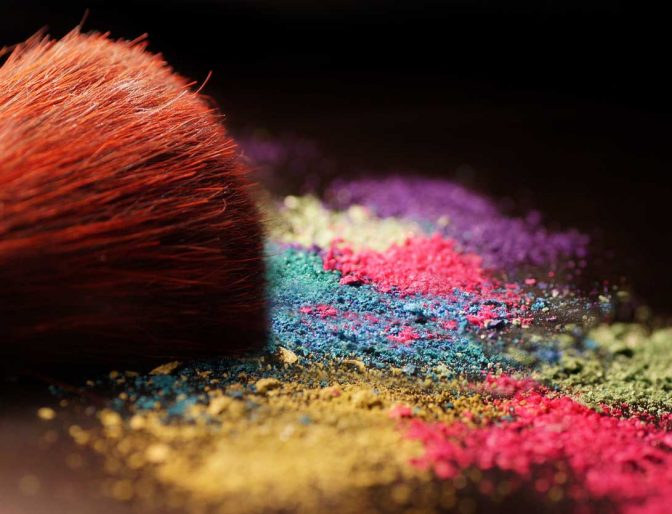 Multicolored makeup powder
