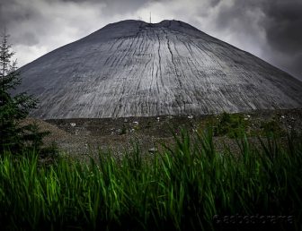 Asbestos mine tailings in Quebec