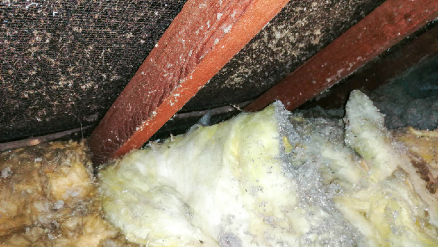 Asbestos wall insulation