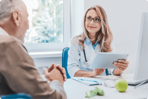 dietician speaking to patient