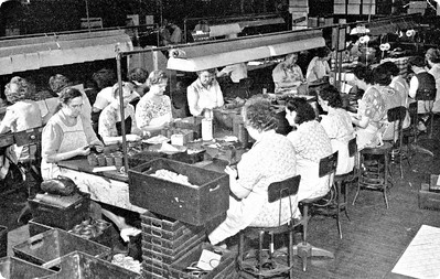 Product inspection workers at the Garlock Packing Company, 1930s.