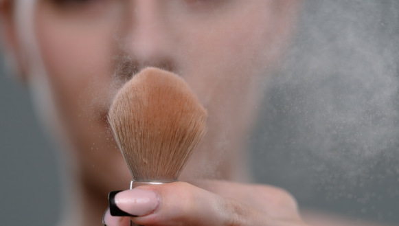Talc in cosmetics like face powder can pose a risk of inhaling asbestos fibers