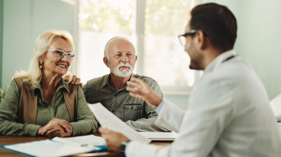 Mesothelioma patient and a loved one see a specialist for a second opinion