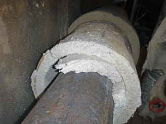 Two layers of insulation on a pipe