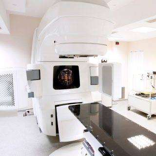 Radiation therapy machine