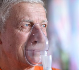 Man wearing a respirator mask