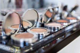 Powder makeup