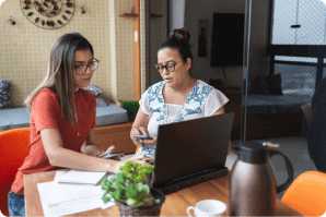 two women do their financial planning together