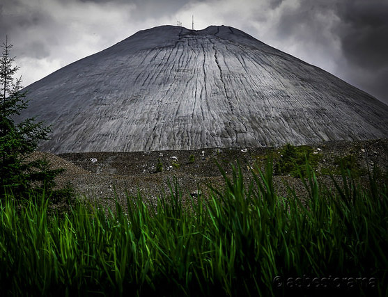 Asbestos mine tailings in Quebec Asbestos mine tailings in Quebec