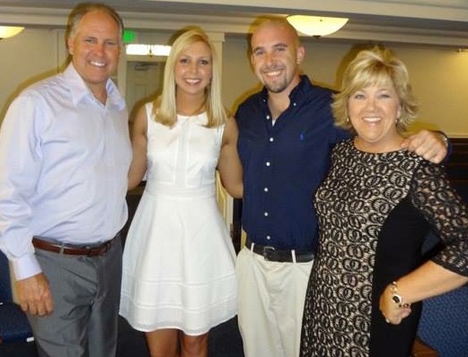 Peritoneal mesothelioma survivor Beth Mixon and her family Peritoneal mesothelioma survivor Beth Mixon and her family