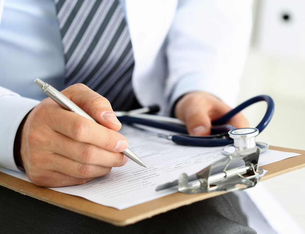doctor-with-clipboard doctor-with-clipboard